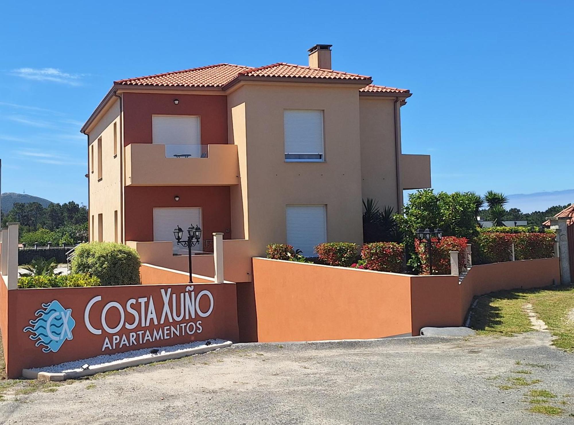 Costa Xuno *